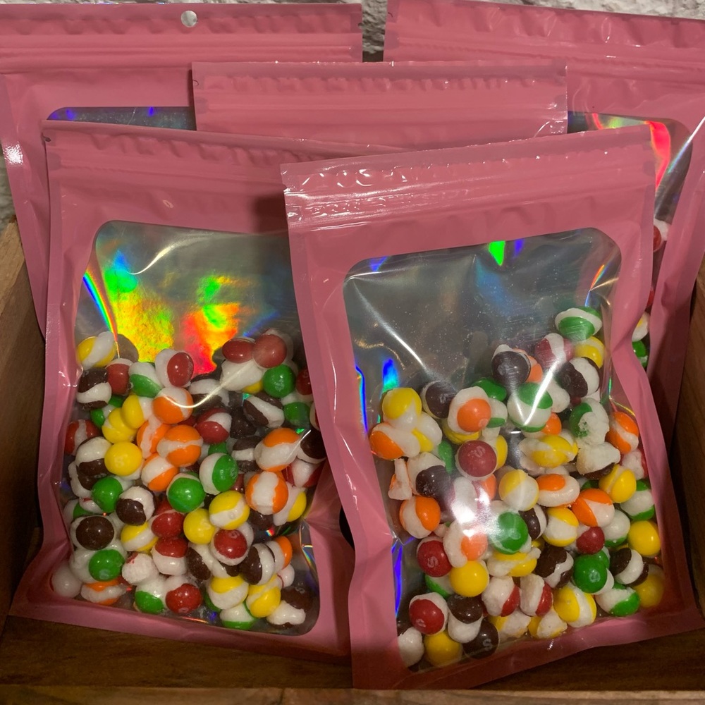 Freeze dried rainbow crunch